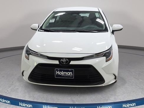 Certified 2025 Toyota Corolla LE FWD image 2