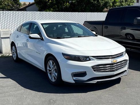 Used 2017 Chevrolet Malibu LT FWD image 1