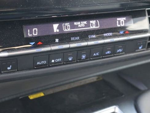 Used 2023 Toyota Sienna XSE w/ XSE Plus Package FWD image 25