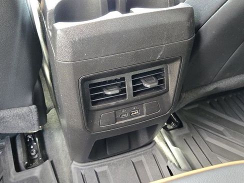 Certified 2024 GMC Canyon AT4 w/ AT4 Premium Package AWD/4WD image 22