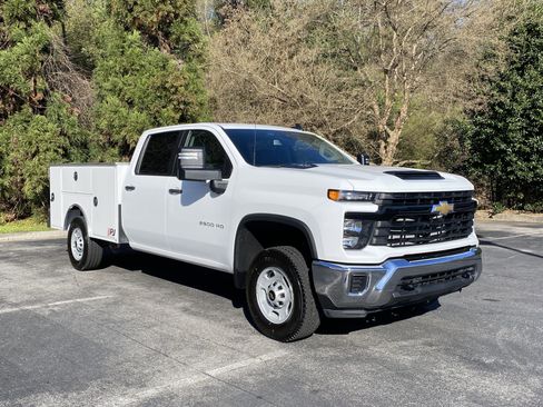 Used 2024 Chevrolet Silverado 2500 W/T w/ WT Convenience Package image 2
