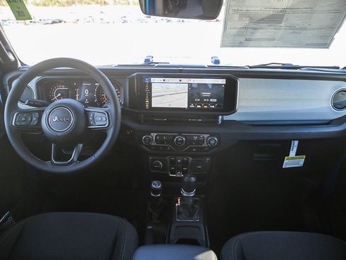 New 2025 Jeep Gladiator Sport image 13