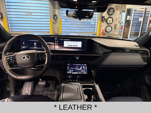 Certified 2026 INFINITI QX80 SPORT w/ Sport Exterior Package image 12