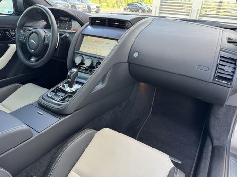 Certified 2022 Jaguar F-TYPE R AWD/4WD image 23