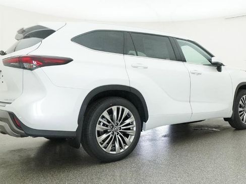 New 2026 Toyota Highlander Platinum AWD/4WD image 21