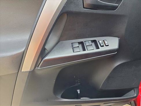 Used 2016 Toyota RAV4 LE FWD image 14