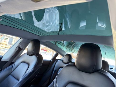 Used 2018 Tesla Model 3 Long Range image 19