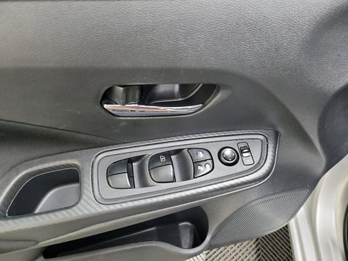 Used 2022 Nissan Versa SV FWD image 27