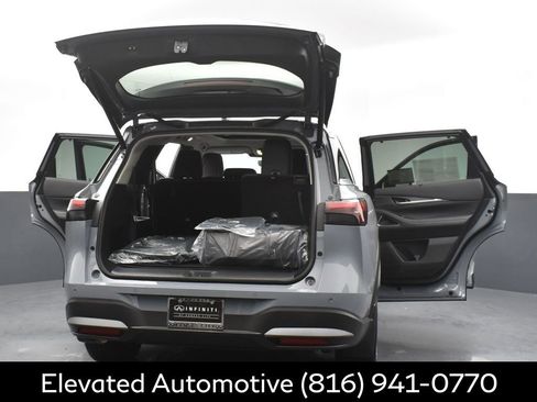 Certified 2026 INFINITI QX60 Luxe w/ Family Package AWD/4WD image 39