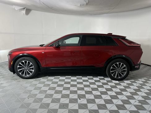 Used 2024 Cadillac Lyriq Sport RWD image 5