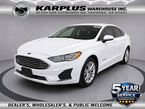 Used 2019 Ford Fusion SE FWD image 1