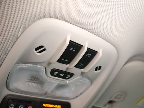 Used 2023 Chevrolet Bolt EUV Premier w/ Sun & Sound Package image 20