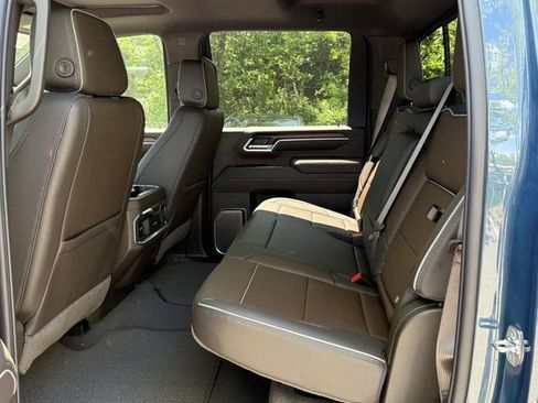 New 2026 GMC Sierra 3500 Denali w/ Denali Reserve Package AWD/4WD image 11