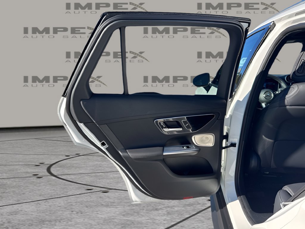 Used 2024 Mercedes-Benz GLC 300 4MATIC image 26