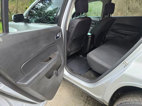 Used 2015 GMC Terrain SLE FWD image 19