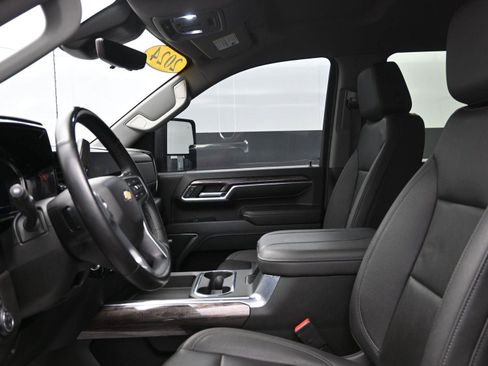 Used 2024 Chevrolet Silverado 2500 LTZ w/ LTZ Premium Package image 25