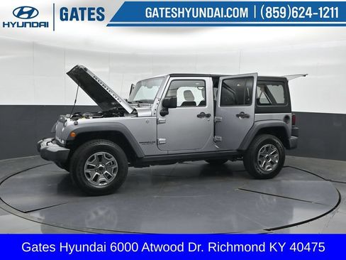 Used 2015 Jeep Wrangler Unlimited Rubicon w/ Max Tow Package AWD/4WD image 45