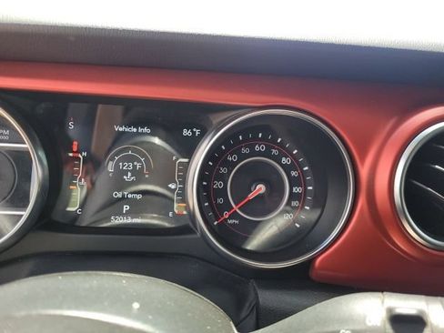 Used 2022 Jeep Wrangler Unlimited Rubicon w/ Cold Weather Group AWD/4WD image 15