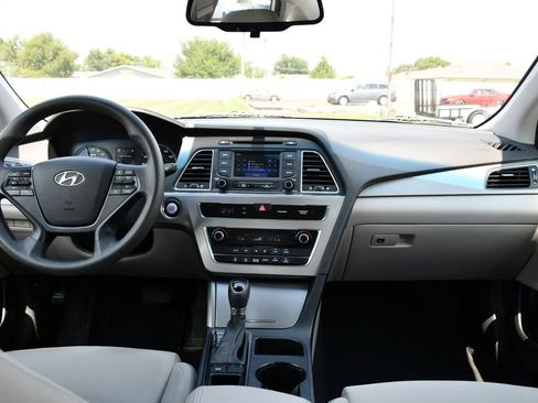 Used 2016 Hyundai Sonata SE FWD image 21