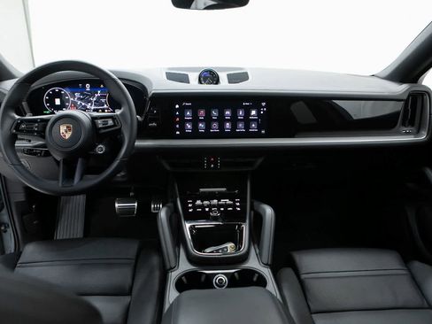 Used 2025 Porsche Cayenne S AWD/4WD image 13