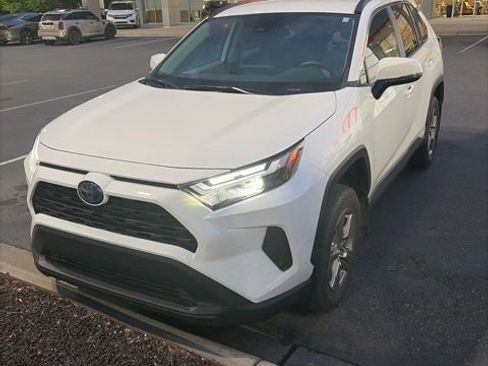 Used 2024 Toyota RAV4 XLE AWD/4WD image 1