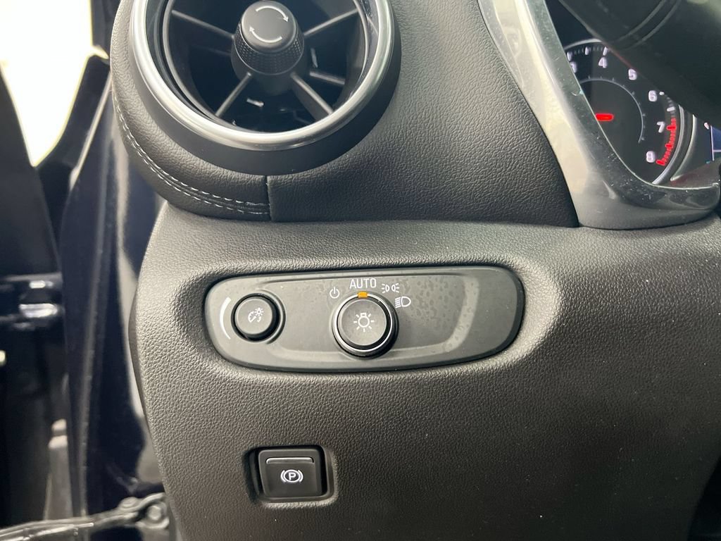 Used 2020 Chevrolet Blazer LT FWD image 18