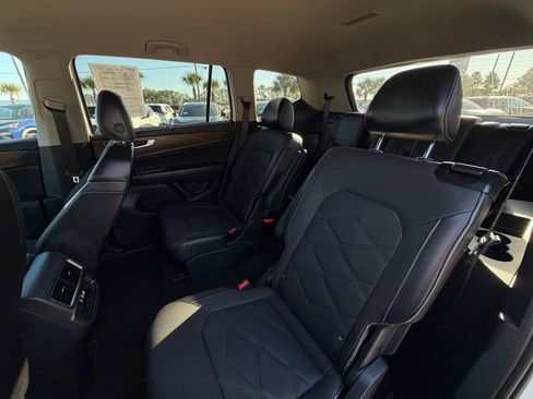 Used 2024 Volkswagen Atlas SE image 23