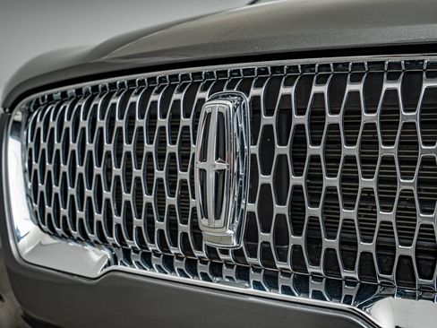 Used 2022 Lincoln Corsair Reserve FWD image 12