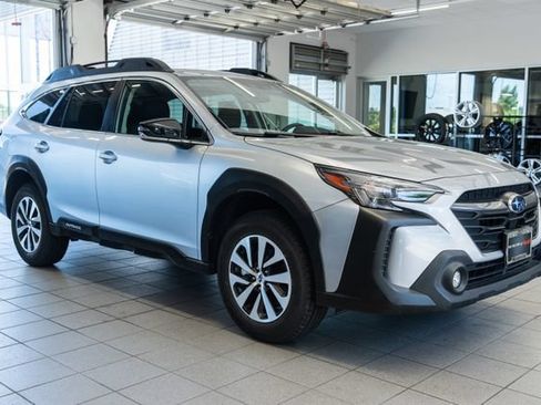 Used 2023 Subaru Outback Premium AWD/4WD image 1
