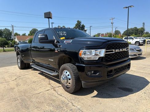 Used 2024 RAM 3500 Big Horn w/ Sport Appearance Package AWD/4WD image 3