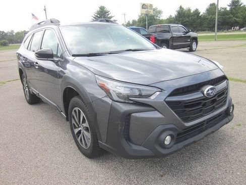 Used 2023 Subaru Outback Premium AWD/4WD image 7