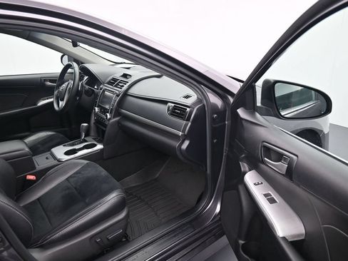 Used 2014 Toyota Camry SE w/ Leather Package FWD image 13