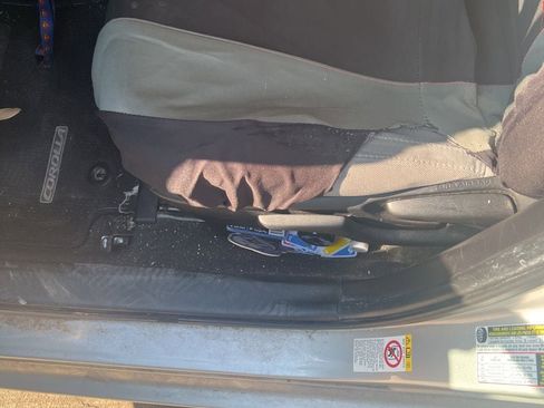 Used 2017 Toyota Corolla LE FWD image 7