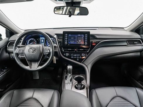 Used 2024 Toyota Camry SE FWD image 12