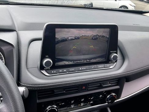 Certified 2025 Nissan Rogue S FWD image 13