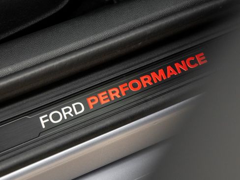 Used 2022 Ford Mustang Shelby GT500 w/ Technology Package RWD image 44