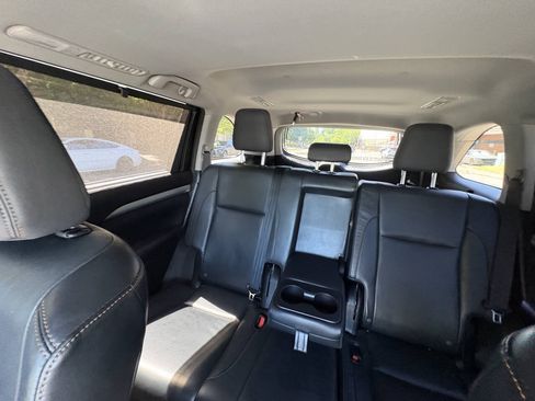 Used 2015 Toyota Highlander XLE AWD/4WD image 12