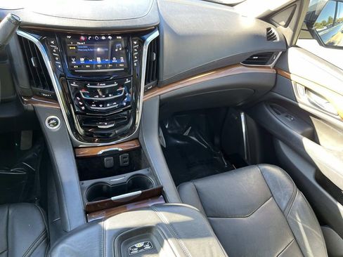 Used 2016 Cadillac Escalade Premium image 14