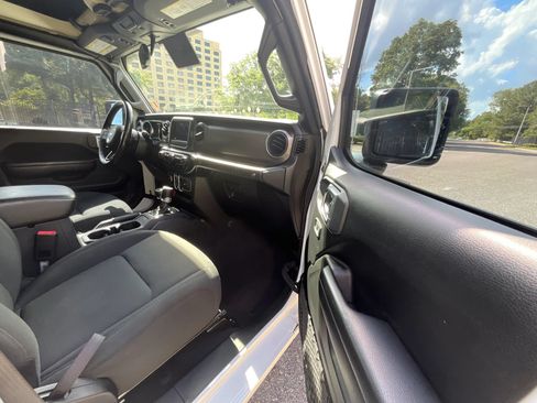 Used 2021 Jeep Wrangler Unlimited Sport AWD/4WD image 17