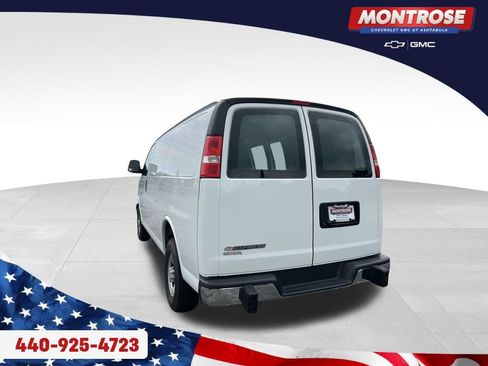 Used 2024 Chevrolet Express 2500 w/ Driver Convenience Package RWD image 3