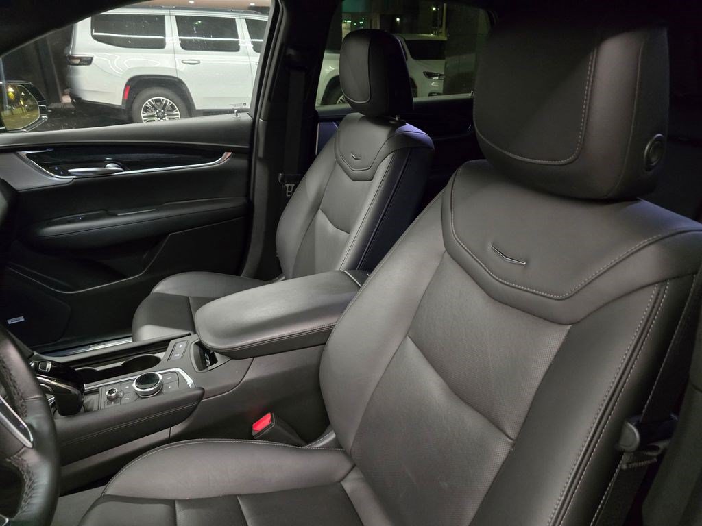 Used 2024 Cadillac XT5 Premium Luxury FWD image 17