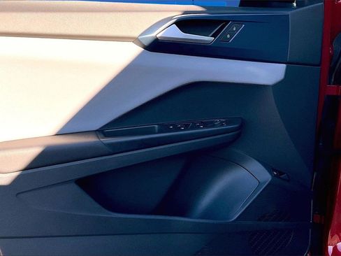 Used 2023 Volkswagen Taos SE w/ Panoramic Sunroof Package image 20