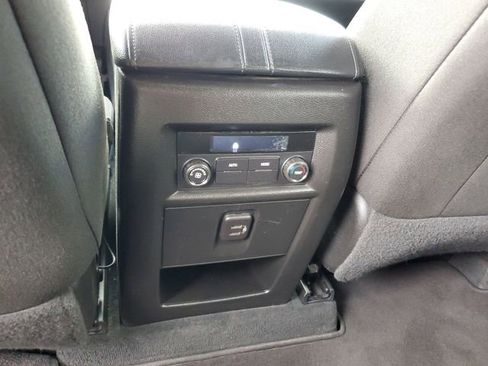 Used 2023 Chevrolet Traverse LT FWD image 15
