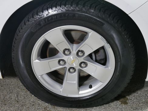Used 2015 Chevrolet Malibu LT FWD image 15