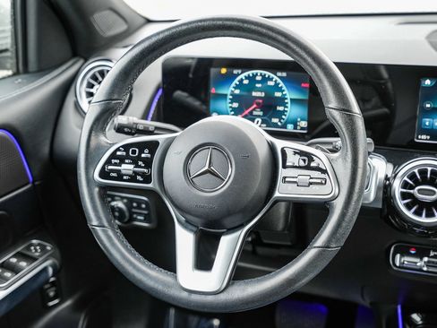 Used 2021 Mercedes-Benz GLB 250 4MATIC image 15