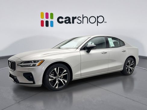 Used 2024 Volvo S60 B5 Plus FWD image 1