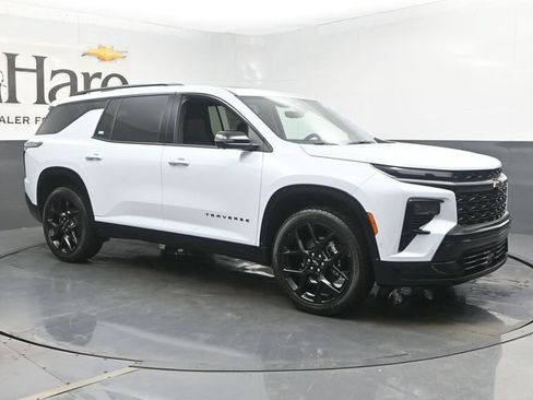 New 2026 Chevrolet Traverse RS w/ LPO, Floor Liner Package FWD image 6