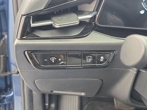 Used 2023 Kia Niro EX FWD image 25