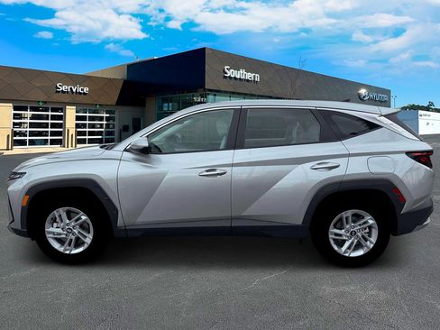 New 2026 Hyundai Tucson SE image 3