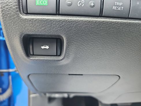 Used 2023 Nissan Sentra SR w/ Electronics Package FWD image 15